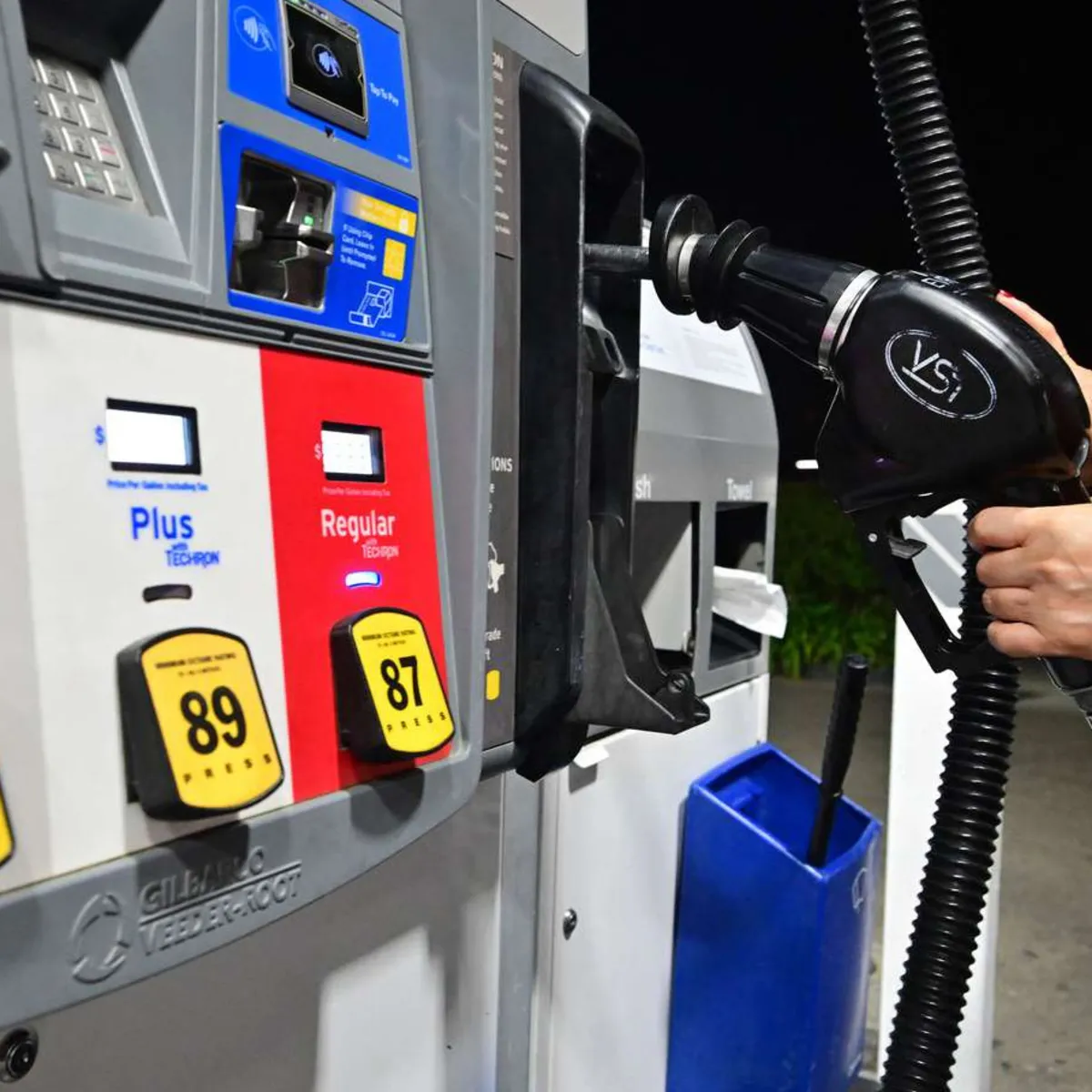 ABD'de akaryakıt fiyatları uçuşa geçti: Motorinde yüzde 60, benzinde yüzde 42'yi aşan dev artış