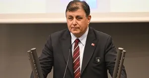 CHP’de iltimas bitmek bilmiyor