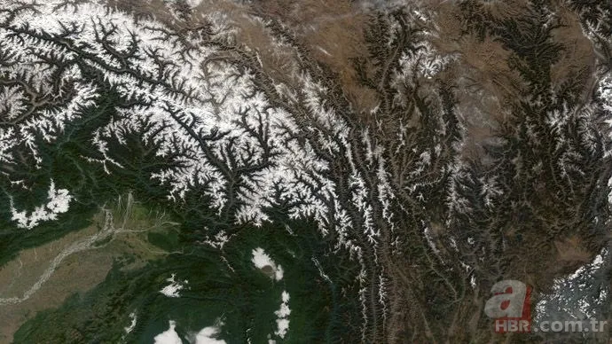 NASA Raikoke volkan patlamasını uzaydan görüntüledi 6