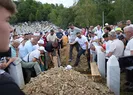 Srebrenitsa soykırımının 7 şehidi daha toprağa verildi