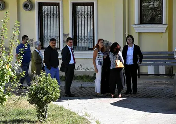 Teröristlerin cenazesini HDP'li vekiller aldı