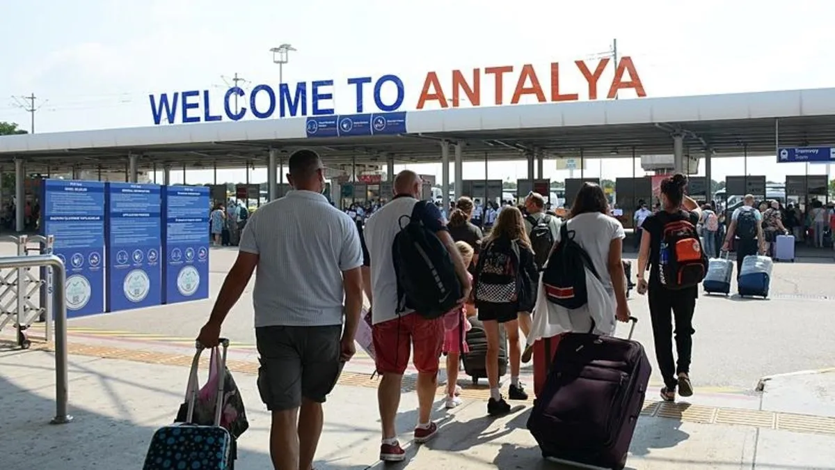 Antalya'da turizm rekoru! 16,6 milyonu aştı