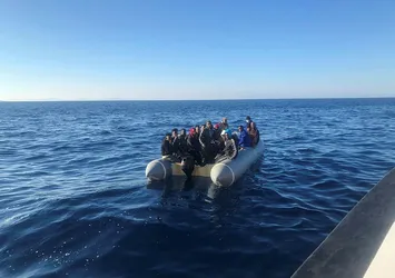 Yunanistan'ın ölüme terk ettiği 197 göçmen İzmir açıklarında kurtarıldı