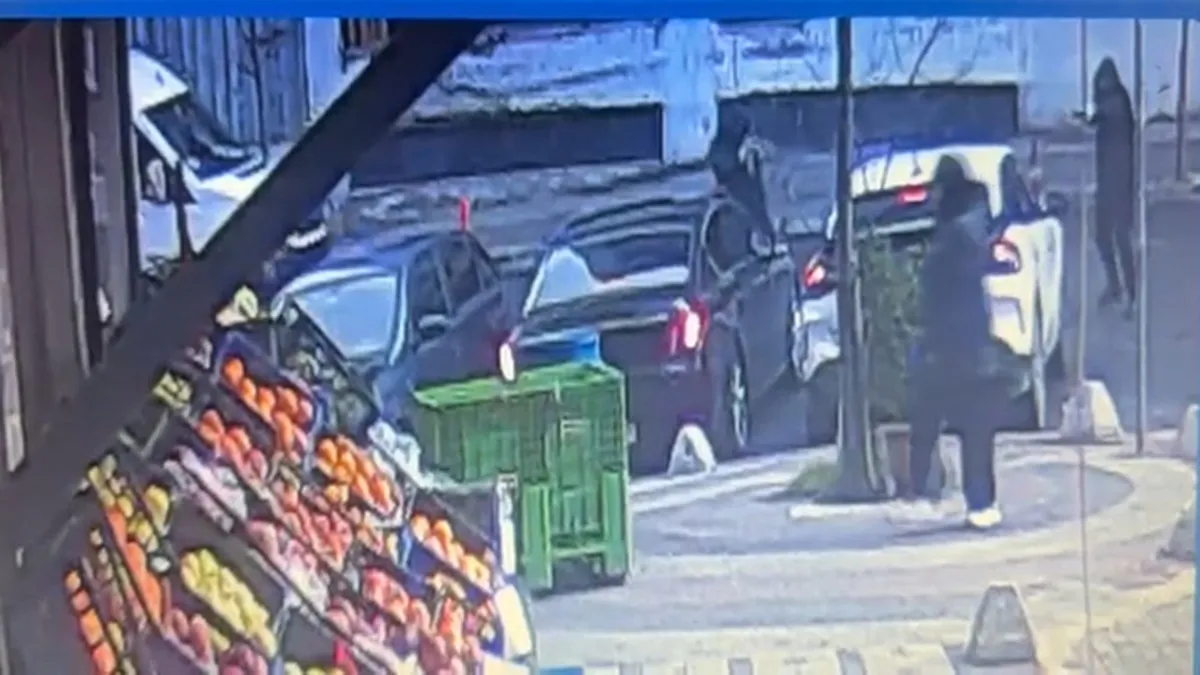 Kağıthane’de kurşun yağmuru! Sokak ortasında kanlı infazın görüntüleri çıktı