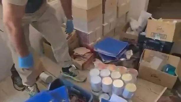 Kuriş'in mali ağına yeni darbe! İhbarla gidilen evden klasörler dolusu belge çıktı | Bağış listeleri ve banka kayıtları bulundu - 3