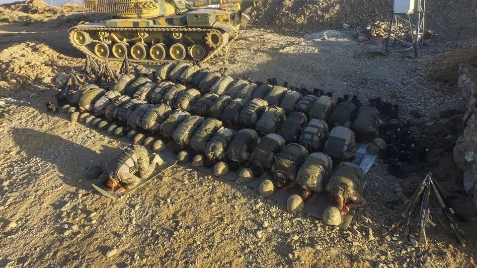 Mehmetçik 2 bin 900 metrede bayramlaştı