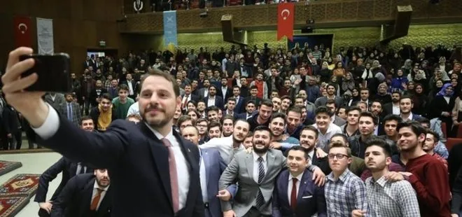 Bakan Albayrak, Ankara’da gençlerle buluştu