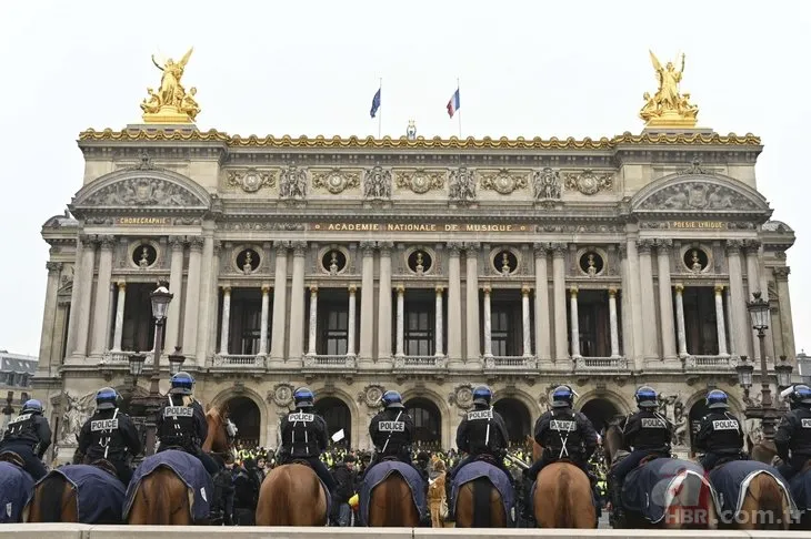 Paris’te son dakika: Sarı yeleklilere müdahale başladı