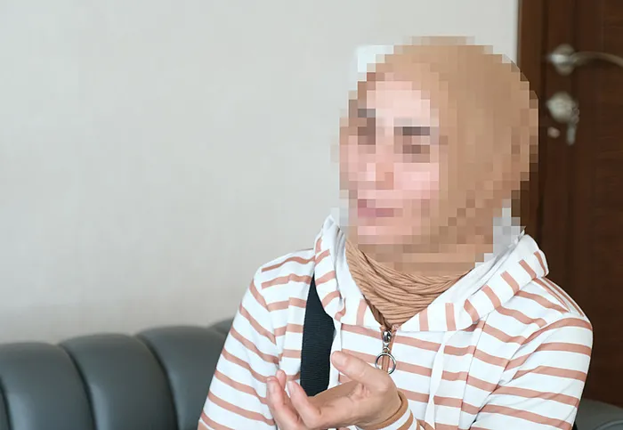 konyada-ogretmen-ogrencisine-taciz-iddiasiyla-tutuklandi-cinsel-icerikli-mesajlar-atmis-1714032250028.jpg Konya'da öğretmen öğrencisine taciz iddiasıyla tutuklandı! Cinsel içerikli mesajlar atmış... - 1