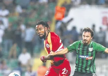 Galatasaray transferde artıya geçemezse Luyindama Şampiyonlar Lig’inde oynayamayacak