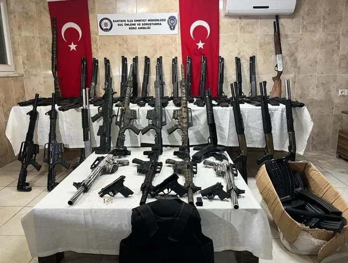 kocaelide-durdurulan-1665790499239.jpg Kocaeli’de durdurulan araçtan cephanelik çıktı - 1