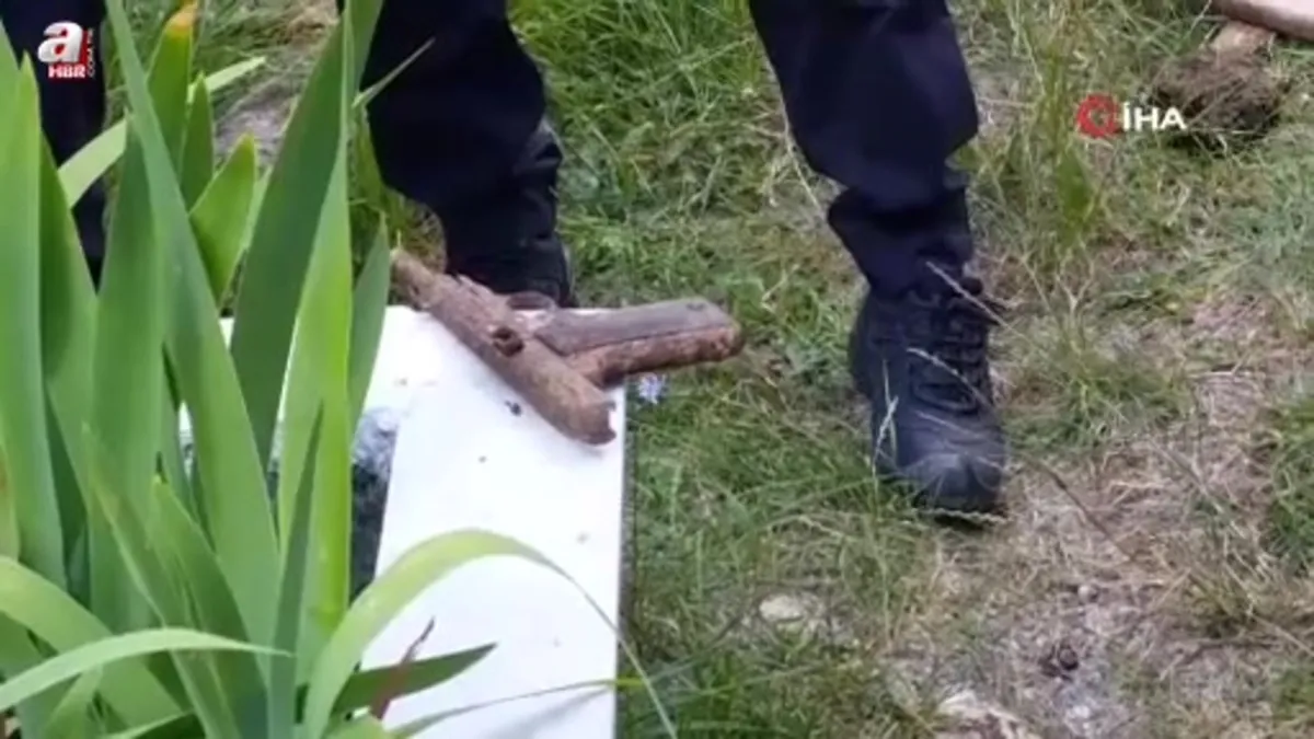 Samsun'da mezarlıktan silah çıktı