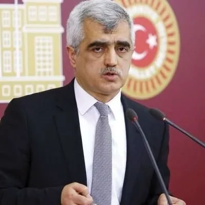 HDP Kocaeli Milletvekili Ömer Faruk Gergerlioğlu’un "polis darp etti" skandalını deşifre eden video! - 1