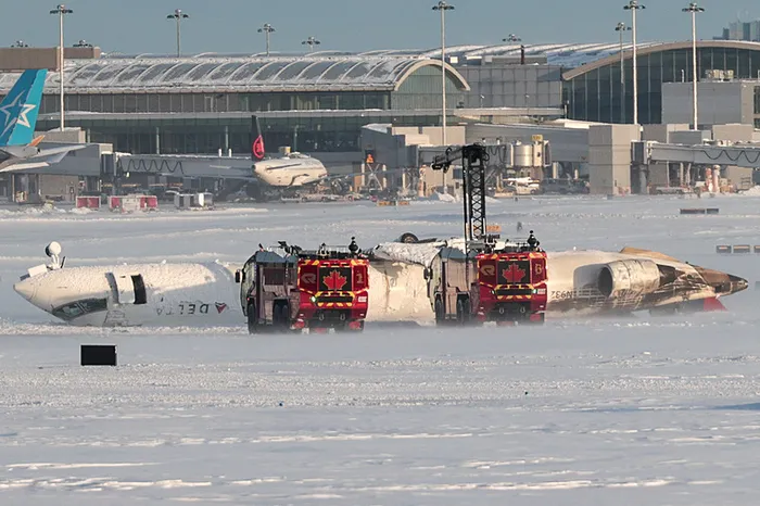 Kanada’da uçak iniş sırasında takla attı! Faciadan dönüldü