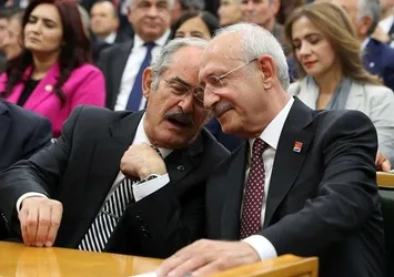 CHP'de 'değişim' kavgası büyüyor: O isim de bırakmasını istedi…