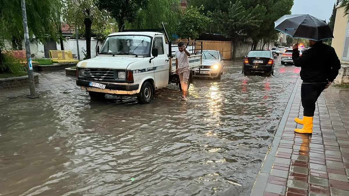 Aydın'da sağanak etkili oldu