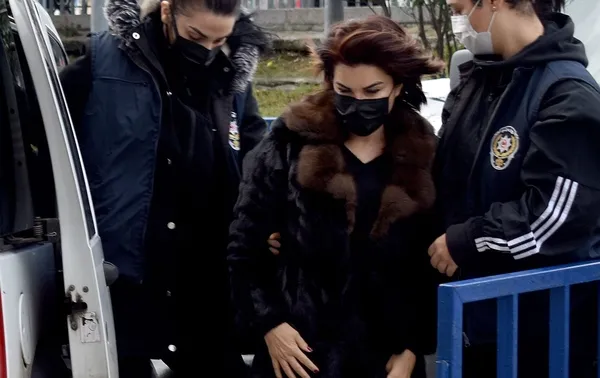 Sedef Kabaş kurnazlığı! Yorumları şikayet ederek para kazanıyor