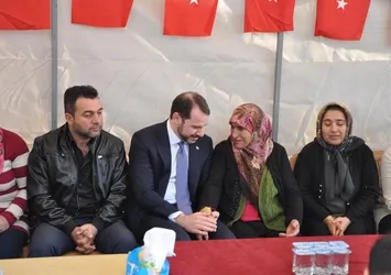 Bakan Albayrak'tan şehit ailelerine ziyaret