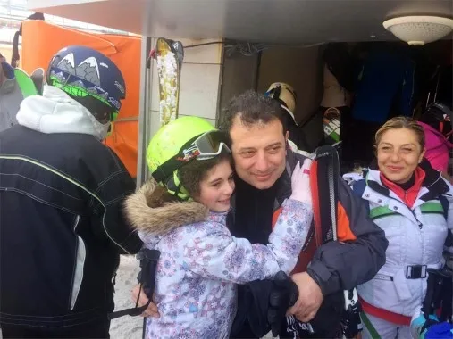 Ekrem İmamoğlu Elazığ depremi diye gitti Erzurum’da kayakta çıktı