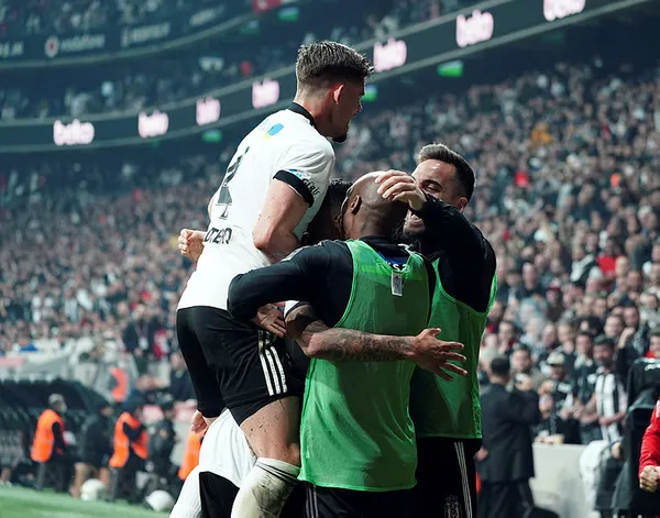 Dolmabahçe’de görkemli gece! Beşiktaş 4-1 Alanyaspor MAÇ SONUCU-ÖZET