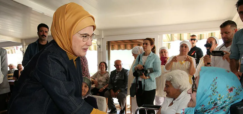 Emine Erdoğan'dan huzurevi ziyareti