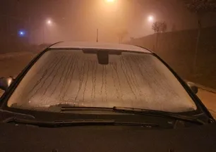 Elazığ'da dondurucu soğuk! Camlar buz tuttu