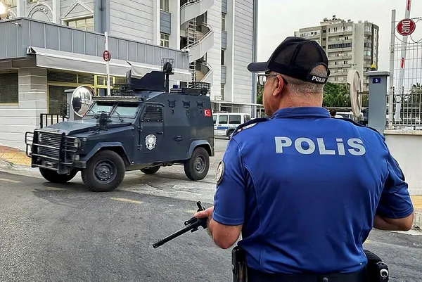 1691727383234.jpeg Mersin'de FETÖ'cülere şafak baskını! Çok sayıda adrese eş zamanlı operasyon - 1