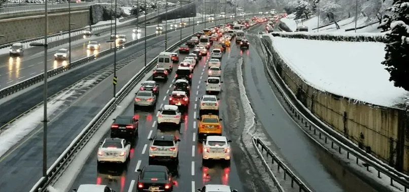 Son dakika: İstanbul'da haftanın ilk iş gününde trafikte son durum