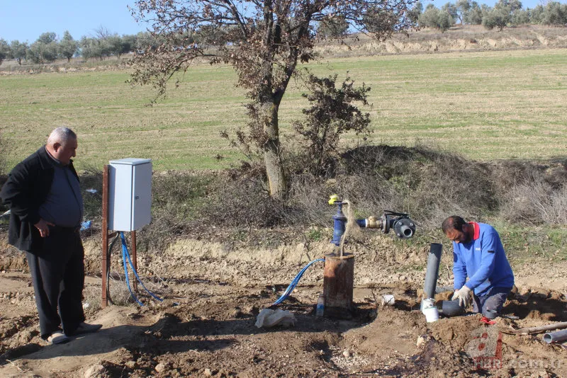 Tarlasında su ararken buldu! O ilimizde ikinci kez PETROL heyecanı… A Haber görüntüledi: Meslek hayatım boyunca benzerini görmedim 13