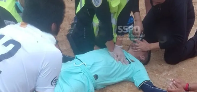 Meksika’da futbolcu Raul Reyes maç esnasında kalp krizinden öldü