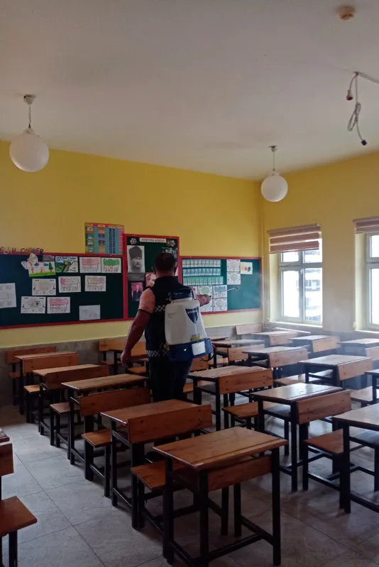 Son dakika: Yüz yüze eğitim pazartesi günü başlıyor! Okullarda hazırlıklar tamamlandı - 3