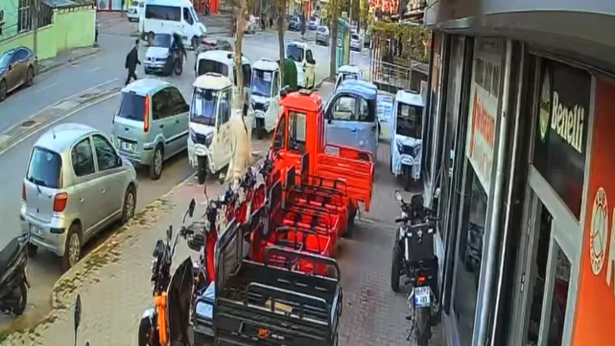 Otomobille elektrikli bisiklet çarpıştı! 13 yaşındaki Nehir yaralandı