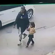 Sokak ortasında kaçırılan kız çocuğu her yerde aranıyor!