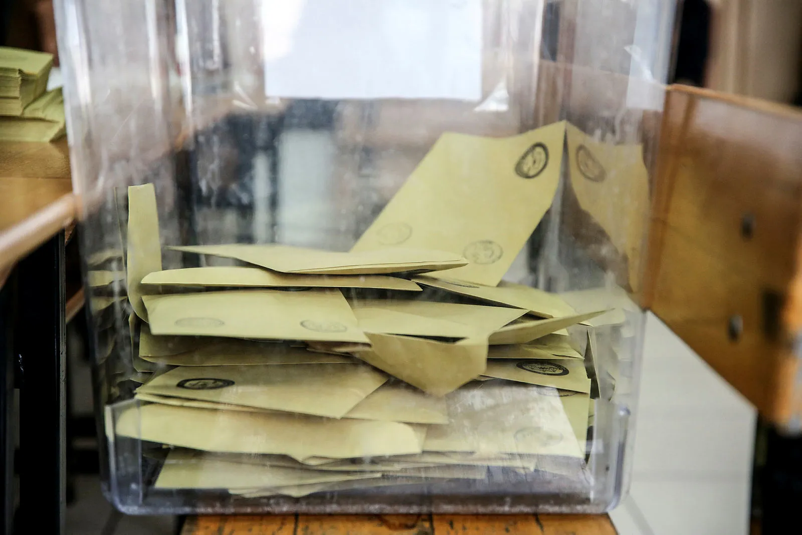 Son dakika: YSK'dan 'mühürlü zarf' kararı