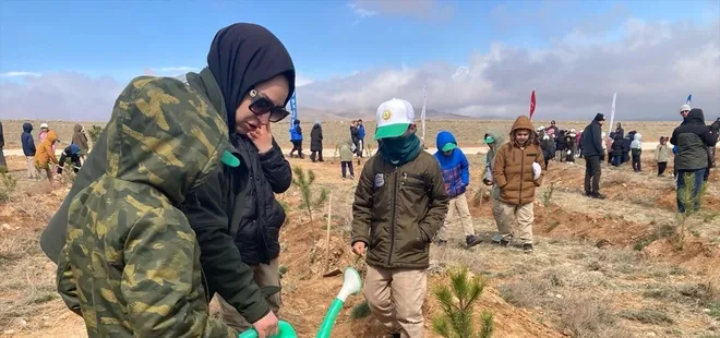 Konya'da 10 bin fidan toprakla buluştu!