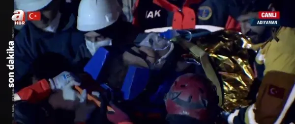 Adıyaman’da enkazda 3 çocuğu vefat eden Naime Şakar 165. saat sonra sağ çıkarıldı