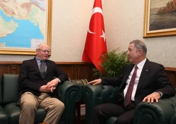 Savunma Bakanı Hulusi Akar, Jeffrey ve Satterfield'i kabul etti