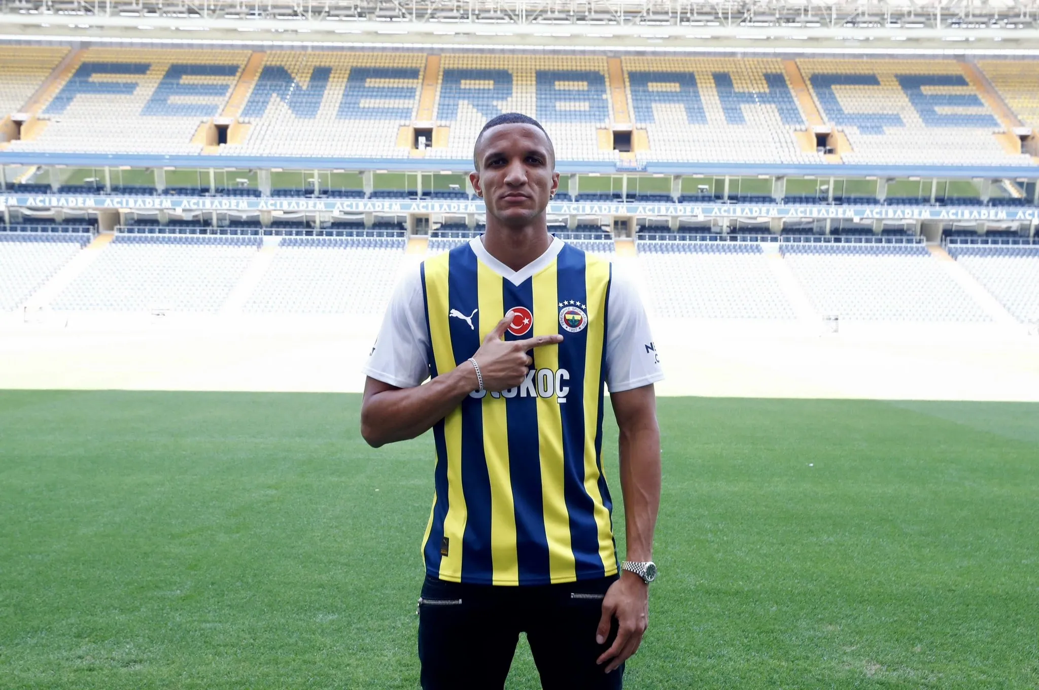 Fenerbahçe'den bir transfer daha! Yıldız oyuncu KAP'a bildirildi! 5 yıllık sözleşme...