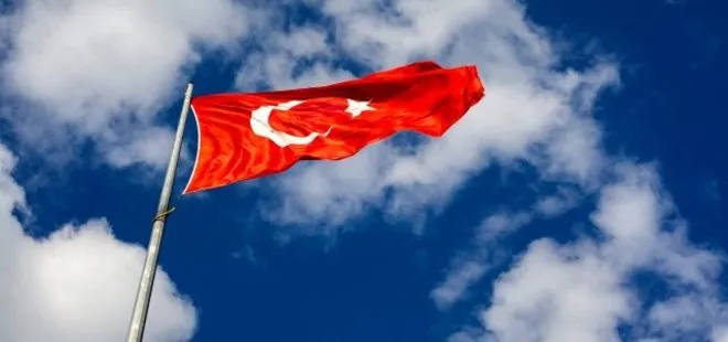 Türkiye’den Yunanistan’a bayrak tepkisi