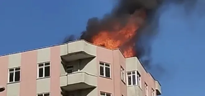 Pendik’te 4 katlı binanın çatısında korkutan yangın