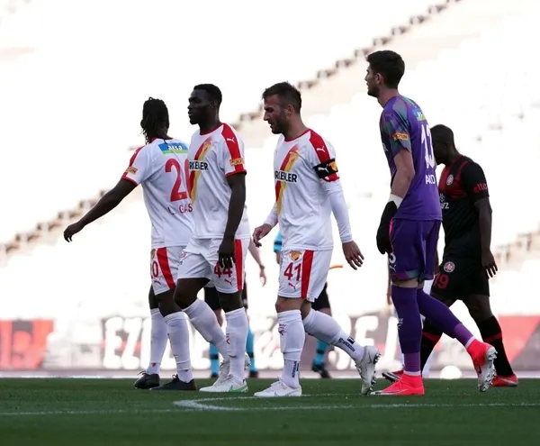 İstanbul’da 2 gol 1 puan... Karagümrük 1-1 Göztepe MAÇ SONUCU ÖZET