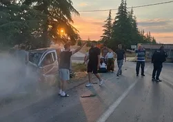 Eskişehir'de araç ve traktör çarpıştı: 2 yaralı