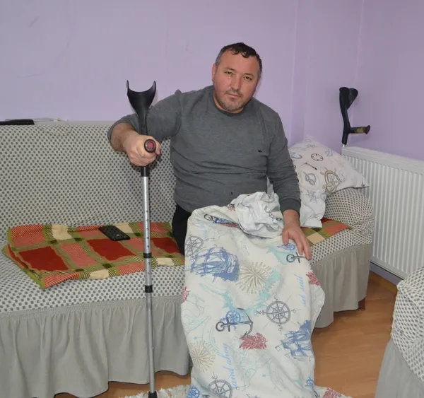 tekirdagda-arkadas-kavgasini-ayirmaya-calisan-muhtar-pompaliyla-vuruldu-1645508727613.jpg Tekirdağ’da arkadaş kavgasını ayırmaya çalışan muhtar pompalıyla vuruldu - 2
