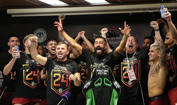 Duble şampiyonluğa duble maaş! Galatasaray’da Okan Buruk ile yeni sözleşme imzalanıyor! İşte o rakam...