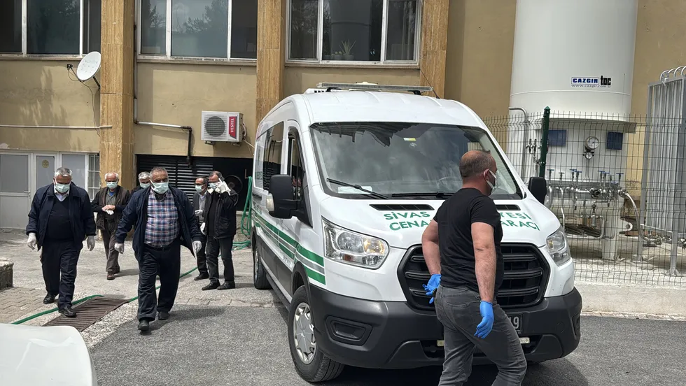 Sivas’ta kene alarmı: Madımak topladıktan sonra rahatsızlanan 60 yaşındaki adam KKKA şüphesiyle hayatını kaybetti - 3