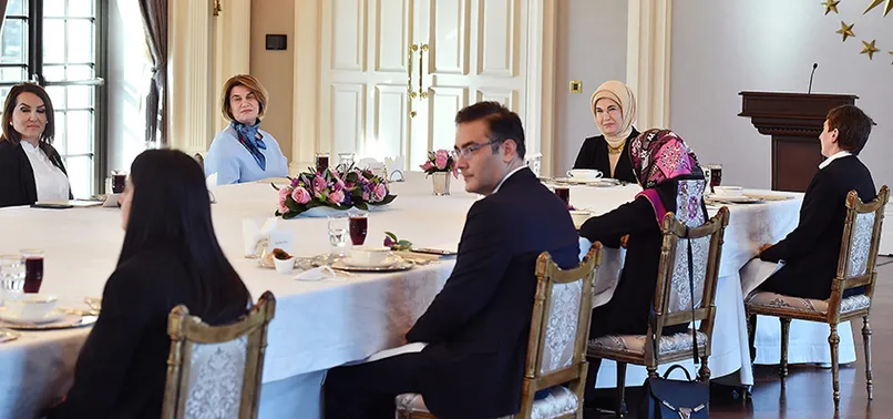 Emine Erdoğan öğretmenler ile bir araya geldi