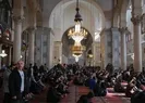 Emevi Camisi’nde cuma namazı!