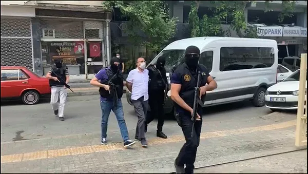 Son dakika: Kırmızı bültenle aranıyordu! DHKP/C'nin "kasası" İzmir'de yakalandı... - 1