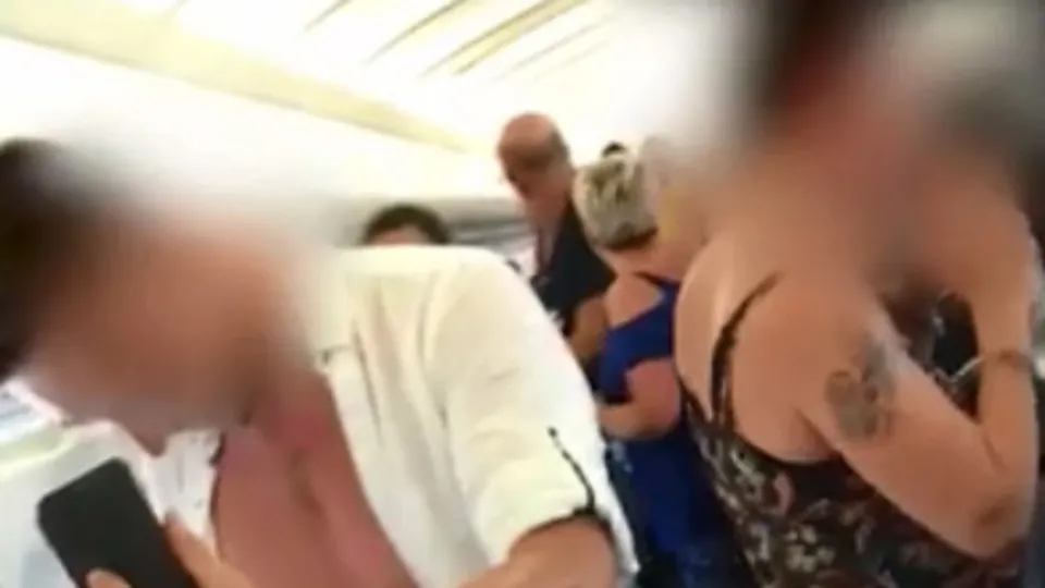 Uçakta rezalet! Böylesi görülmedi