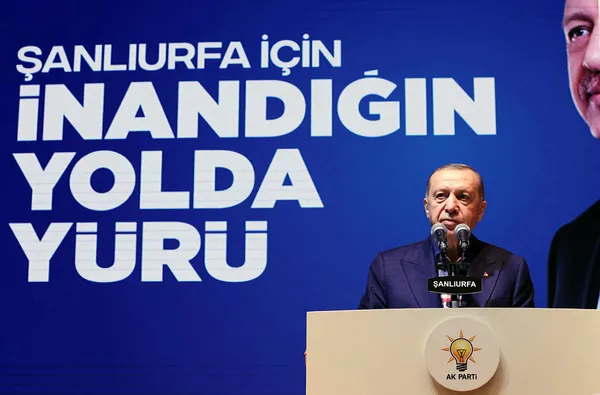 Başkan Recep Tayyip Erdoğan’dan Kılıçdaroğlu’na adaylık göndermesi: İktidara giden yolu Londra sokaklarında arıyor
